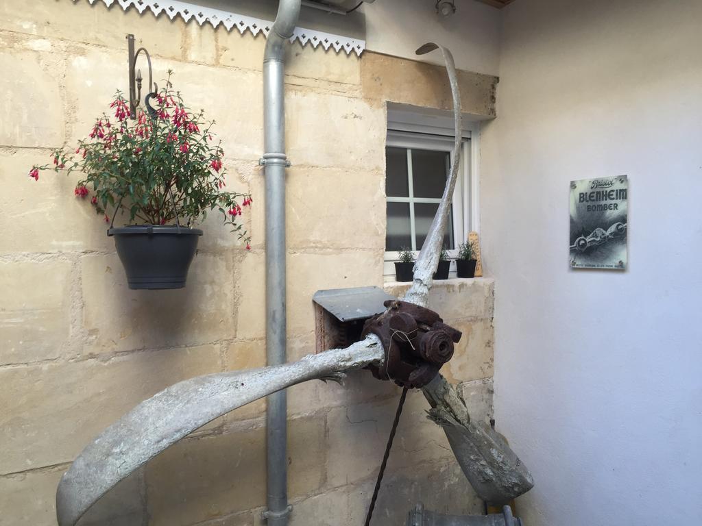 Hotel Dday Aviators Arromanches-les-Bains Exterior foto